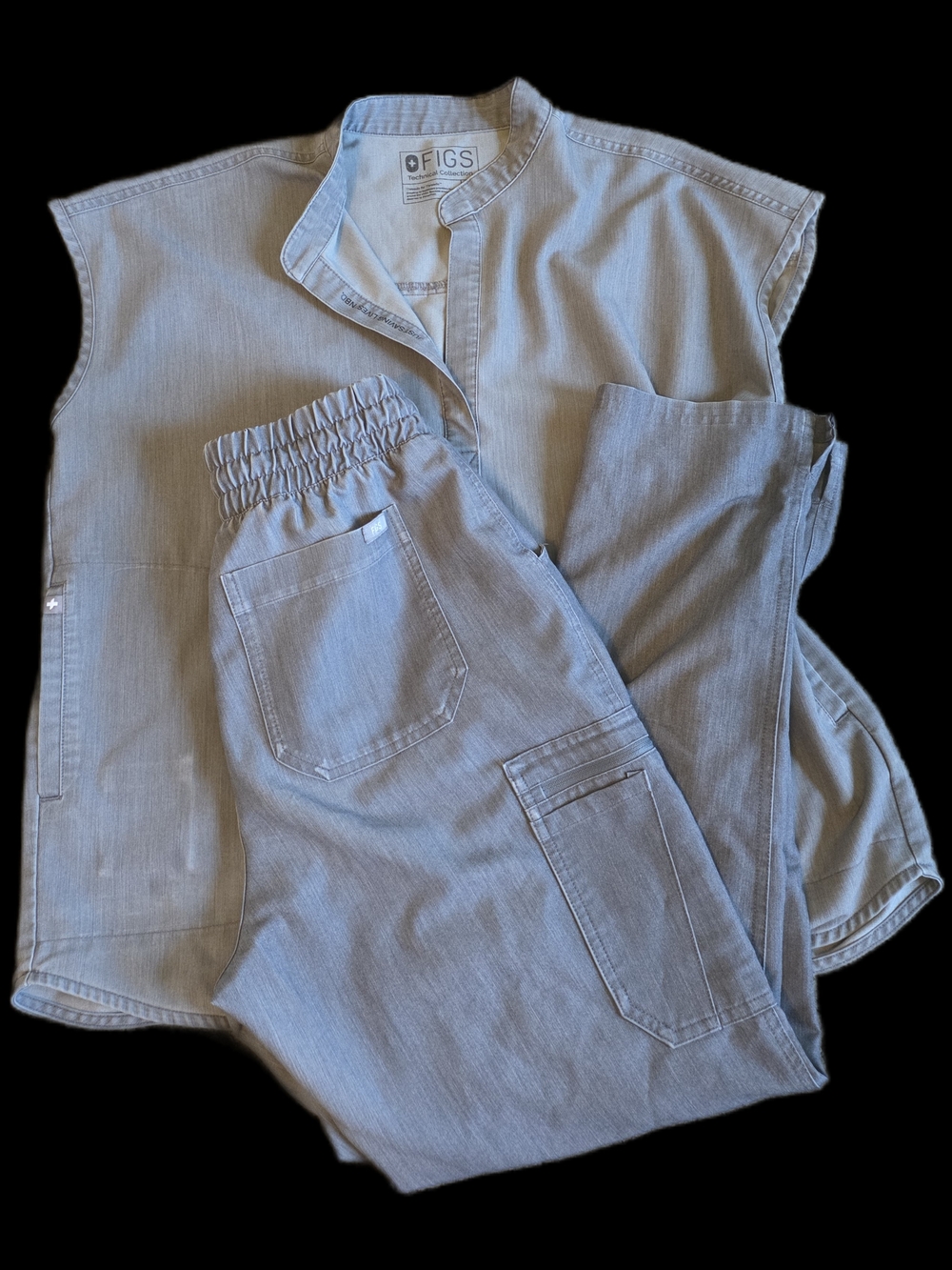 FIGS Gray Medical Scrub Set - Top & Bottoms